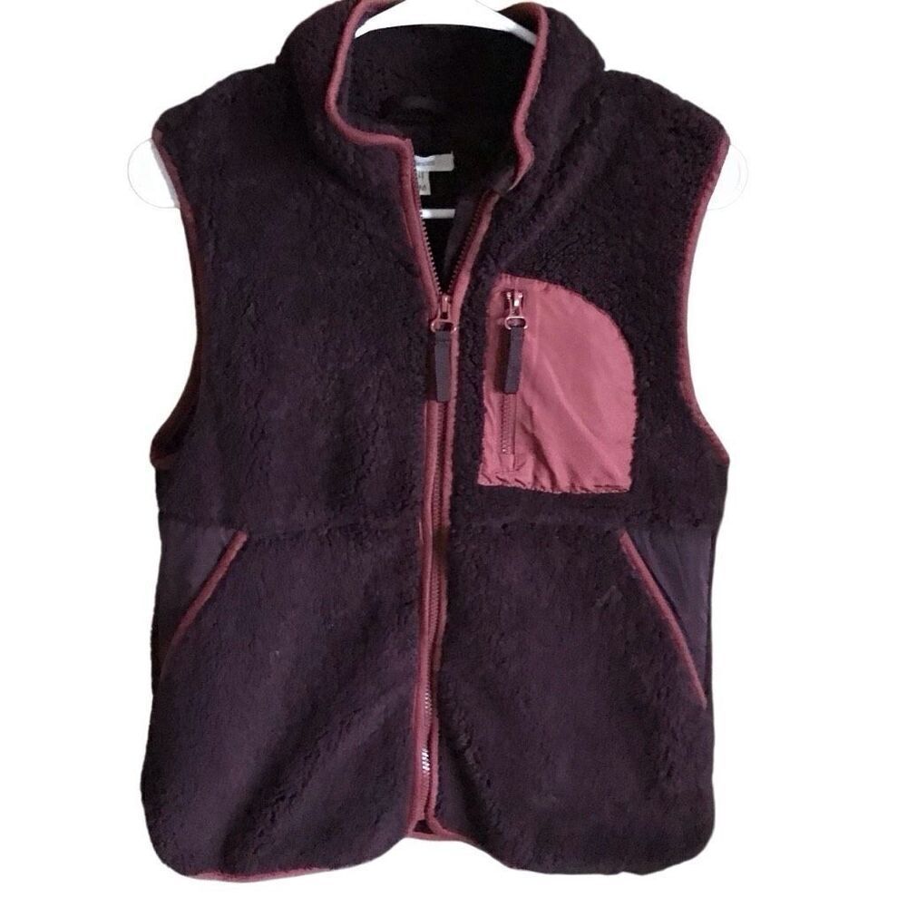 Maurices zip up burgundy Vest SZ Medium Sherpa New with tags